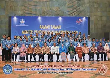 Foto Bersama Lembaga Kursus Berprestasi Tingkat Nasional Foto Bersama Lembaga Kursus Berprestasi Tingkat Nasional