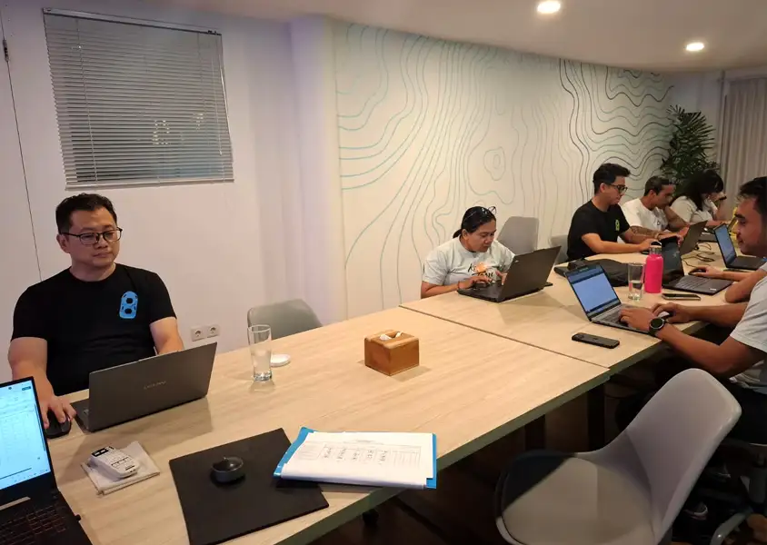 Peserta mengerjakan latihan Microsoft Excel Intermediate secara mandiri sebagai penerapan materi yang telah dipelajari selama pelatihan.
