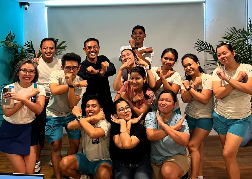 Foto bersama peserta dan trainer sebagai penutup rangkaian In House Training Microsoft Excel Intermediate di Waterbom Bali.