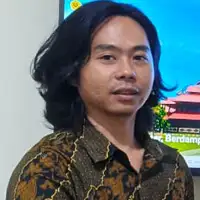 Nine | Lulusan Desain Grafis